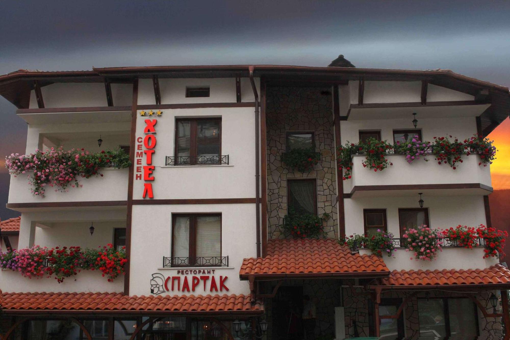 Spartak Family Hotel Smolyan Extérieur photo